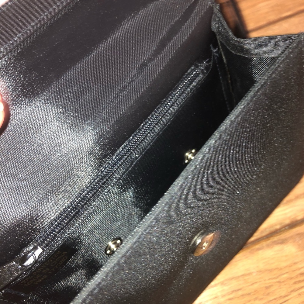 Classic Black Crossbody/Clutch! - Picture 6 of 7